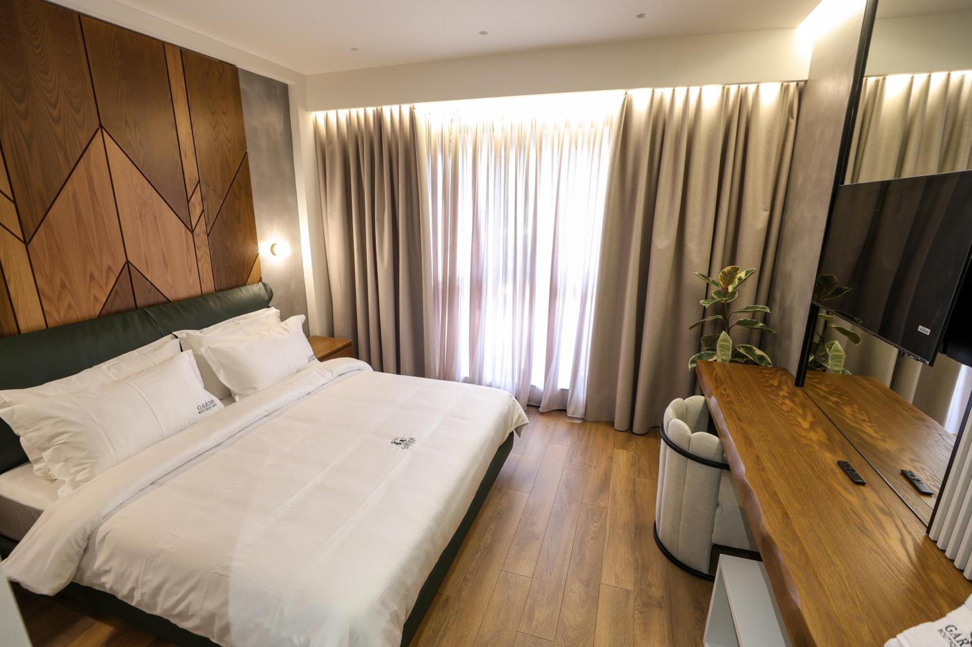 Garden Boutique Hotel Tirana Buitenkant foto