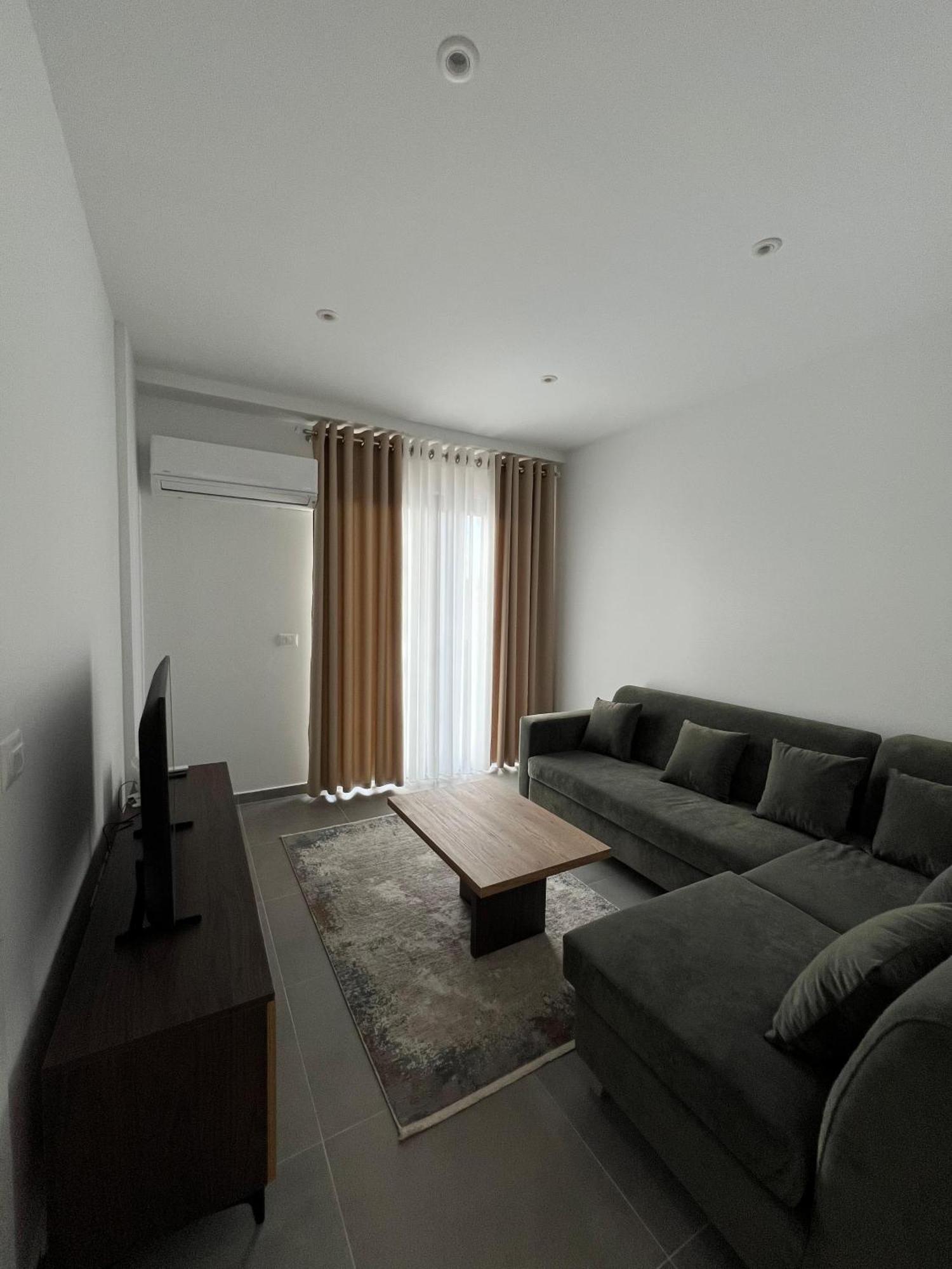 Garden Boutique Hotel Tirana Buitenkant foto